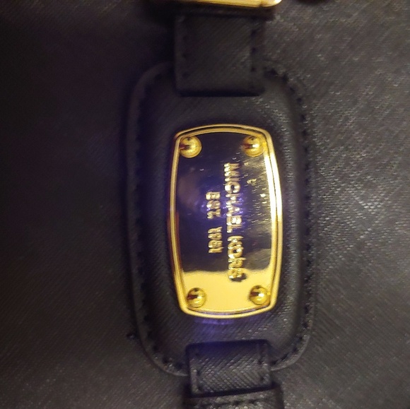 Michael kors purse /crossbody - Picture 3 of 7